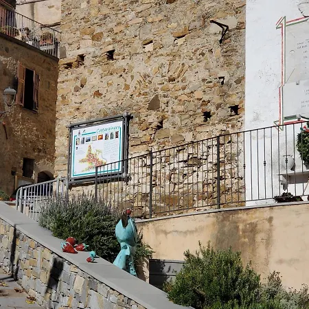 Casa Canadesi * Costarainera