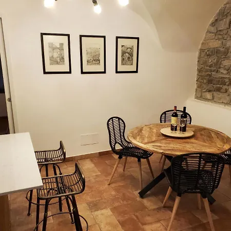 Semesterbostad Casa Canadesi Costarainera